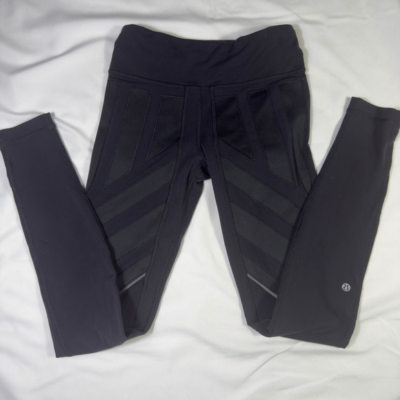 Lululemon Black High Rise With Mesh Panels Workout Leggings Pants Size 4 - Picture 1 of 5